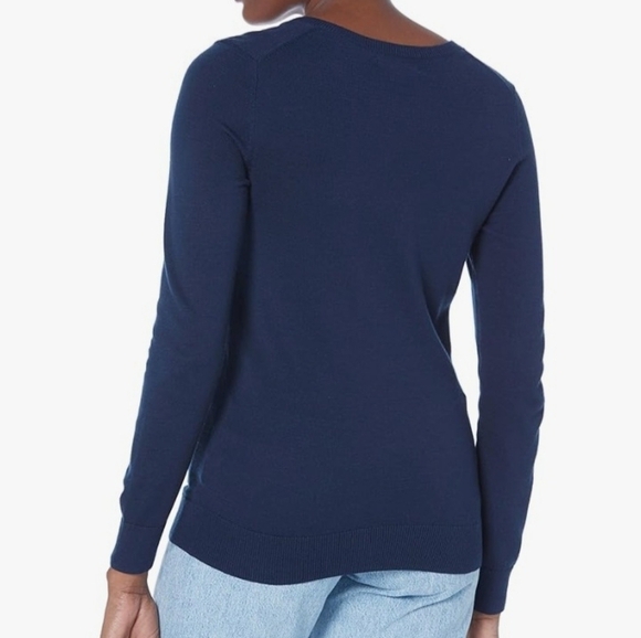 Amazon Essentials Womens Sweater Pullover Lightweight Long-Sleeve V-Neck - Picture 2 of 5